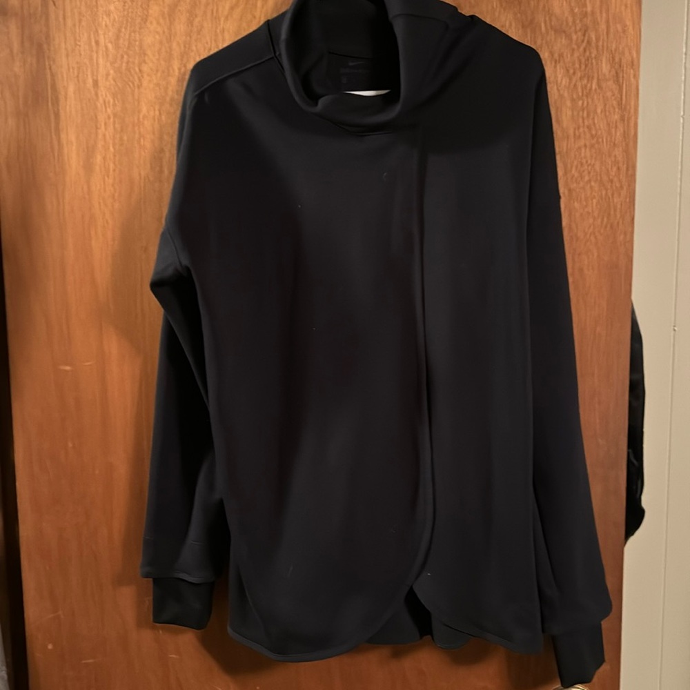 Nike Women’s Reversible Pullover Sweatshirt MED Black